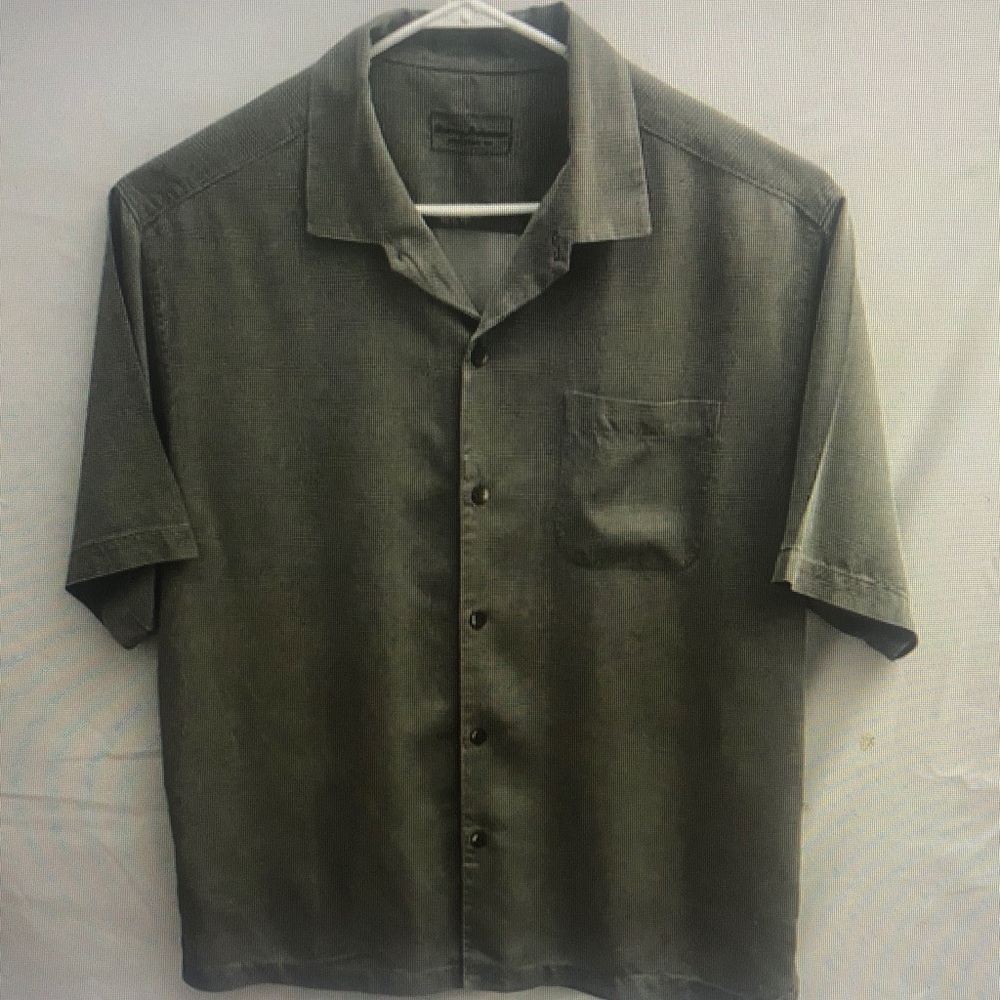 Men's Green Short Sleeve Shirt